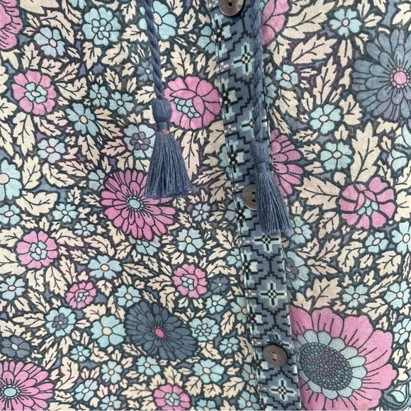J. Jill Blue Floral Print Tassel Tie Peasant Top Size Small Petite button front - Picture 6 of 11